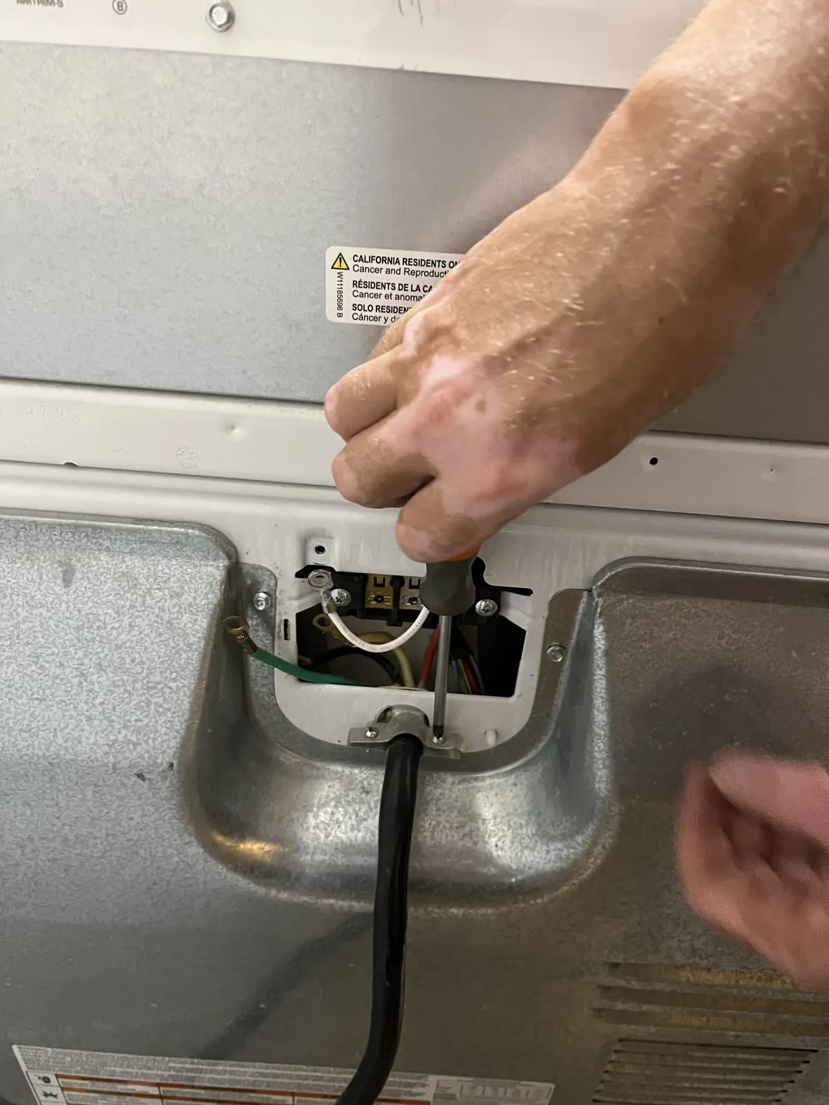 Connecting the dryer’s wiring during installation